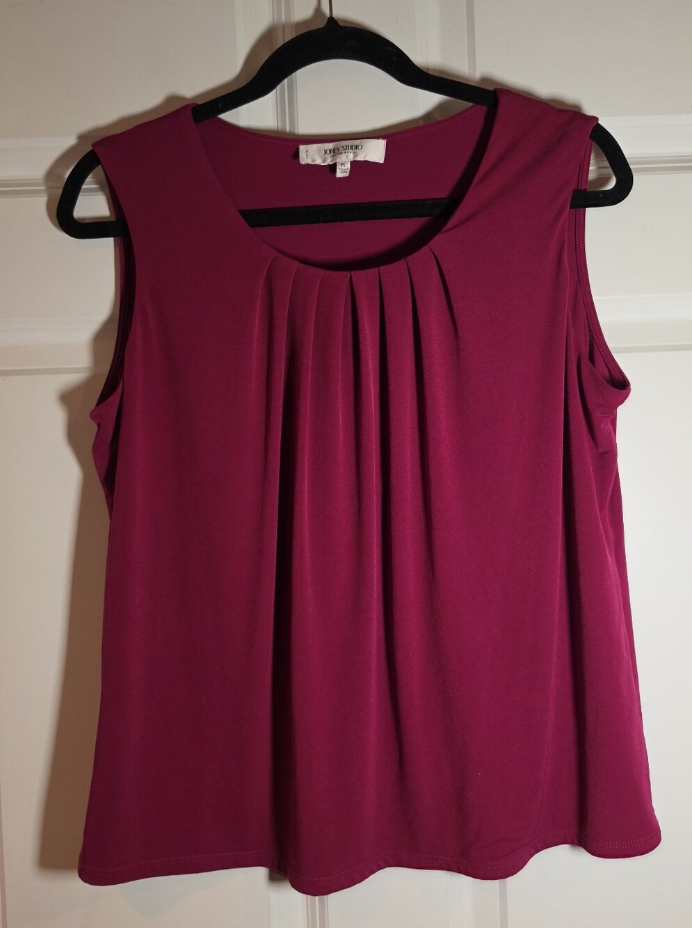 Jones Studio Magenta Sleeveless Pleated Front Blouse Petite L